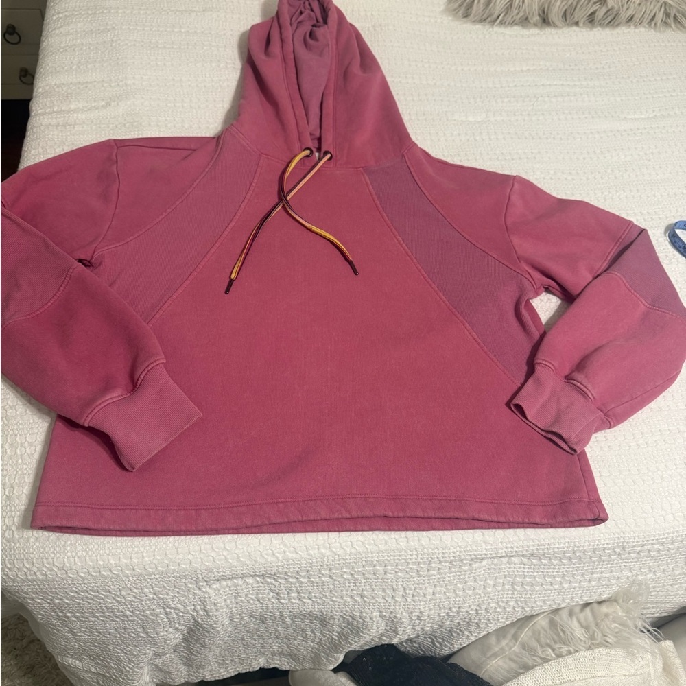 Evereve Women's Pink Hoodie Sweater